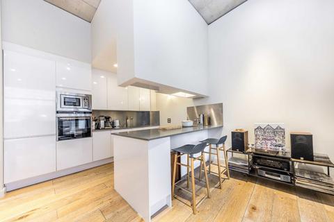 3 bedroom flat for sale, Mentmore Terrace, London E8