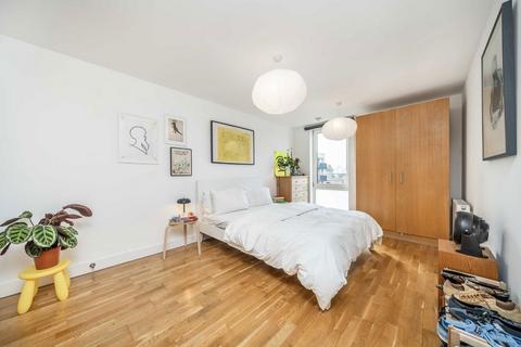 2 bedroom flat for sale, Queensbridge Road, London E2