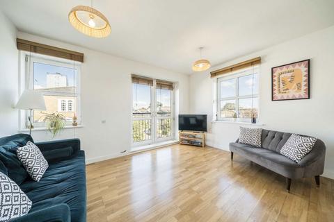 2 bedroom flat for sale, Queensbridge Road, London E8