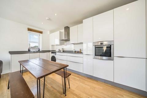 2 bedroom flat for sale, Queensbridge Road, London E8