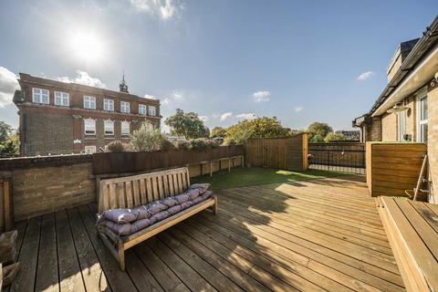 2 bedroom flat for sale, Queensbridge Road, London E8