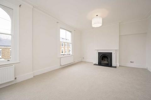 2 bedroom maisonette for sale, Forest Road, London E8