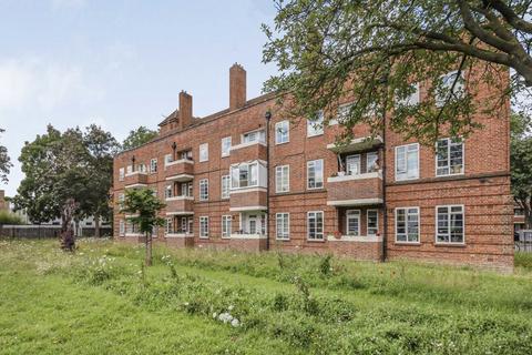 3 bedroom flat for sale, Well Street, London E9