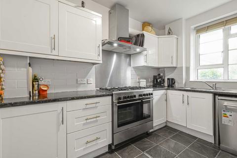 3 bedroom flat for sale, Well Street, London E9