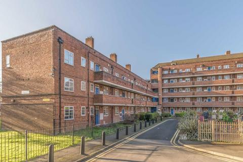 3 bedroom flat for sale, Well Street, London E9