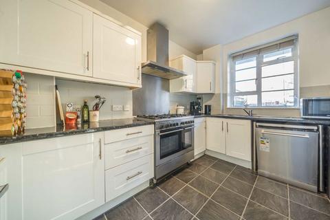 3 bedroom flat for sale, Well Street, London E9