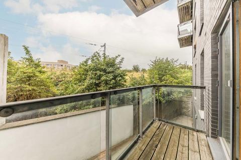 1 bedroom flat for sale, Felstead Street, London E9