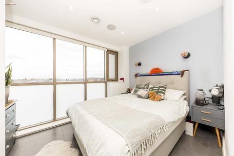 2 bedroom flat for sale, White Post Lane, London E9