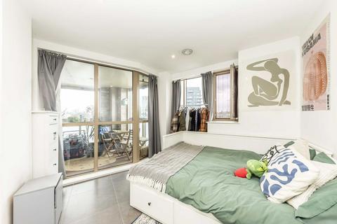 2 bedroom flat for sale, White Post Lane, London E9