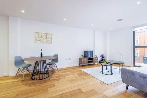 1 bedroom flat for sale, Mare Street, London E8