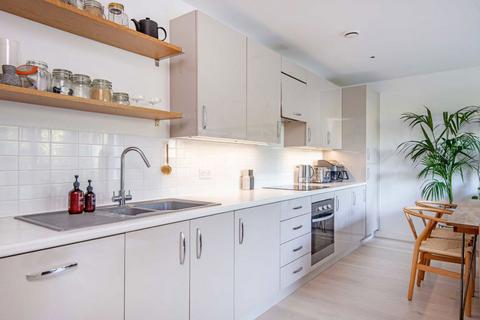 2 bedroom flat for sale, Gibbs Lane, London E2