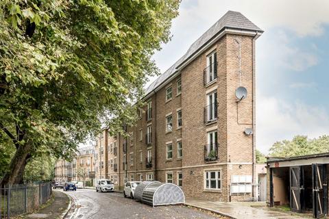 1 bedroom flat for sale, Cadogan Terrace, London E9