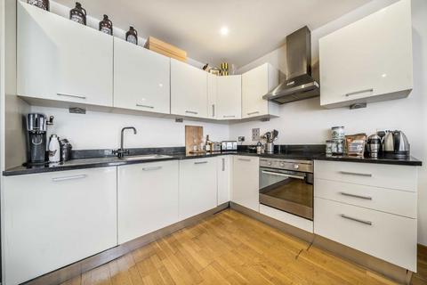 2 bedroom flat for sale, Roach Road, London E3