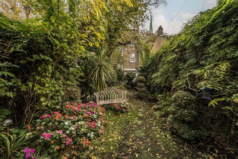 54 Lauriston Road, London, E9 7EY