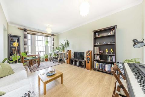 1 bedroom flat for sale, Queensbridge Road, London E8