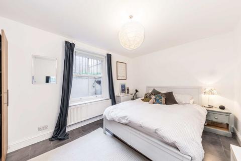 57a Darnley Road, London, E9 6QH