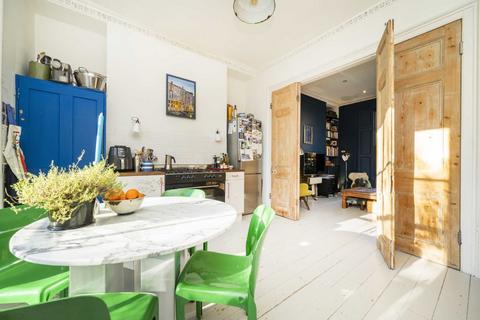 4 bedroom terraced house for sale, Shrubland Road, London E8