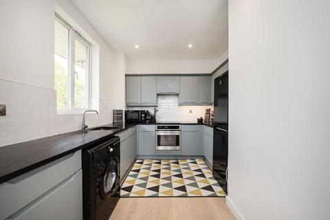 2 bedroom flat for sale, Holly Street, London E8