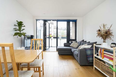 2 bedroom flat for sale, Lee Street, London E8