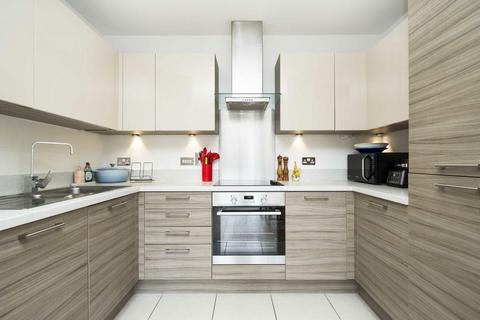 2 bedroom flat for sale, Lee Street, London E8