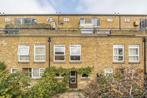 4 bedroom flat for sale, Broke Walk, London E8