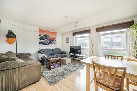 4 bedroom flat for sale, Broke Walk, London E8