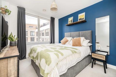 2 bedroom flat for sale, Rookwood Way, London E3