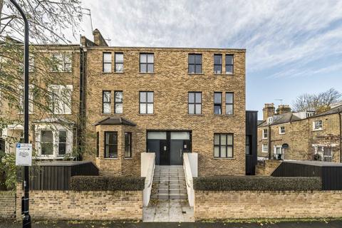 1 bedroom flat for sale, Malvern Road, London E8