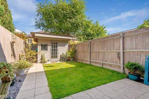 637 Roman Road, London, E3 2RZ