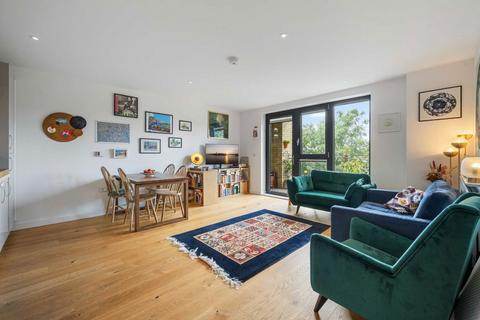 2 bedroom flat for sale, Gibbs Lane, London E2