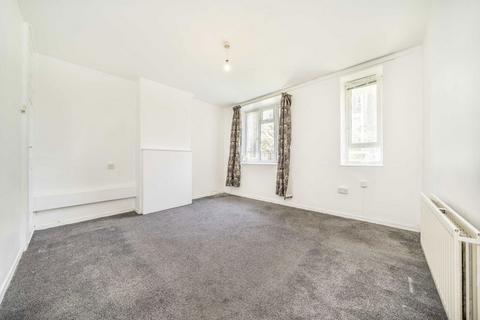 3 bedroom flat for sale, Whiston Road, London E2