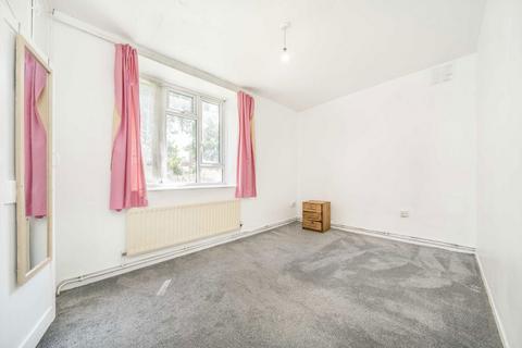 3 bedroom flat for sale, Whiston Road, London E2