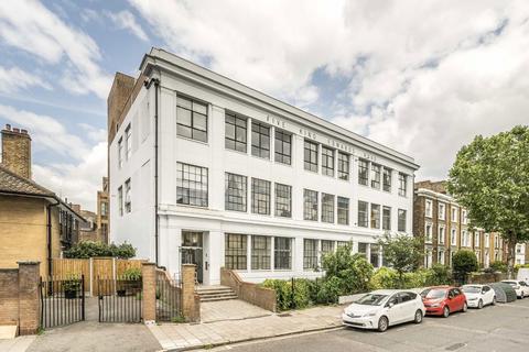 2 bedroom flat for sale, King Edward's Road, London E9