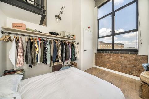 2 bedroom flat for sale, King Edward's Road, London E9