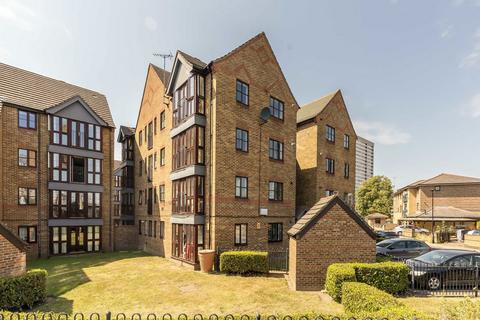 2 bedroom flat for sale, Ireton Street, London E3