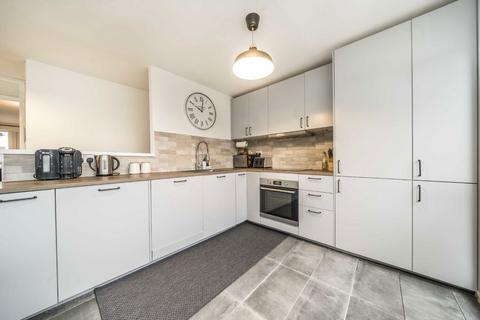 2 bedroom flat for sale, Weatherley Close, London E3