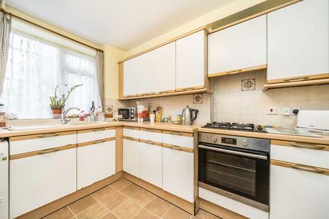 3 bedroom maisonette for sale, Fields Estate, London E8