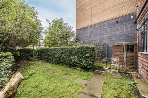 47 Fields Estate, London, E8 4LU