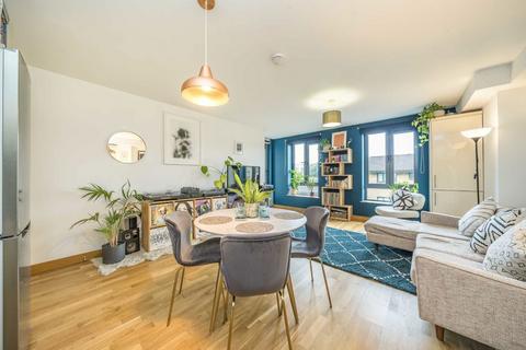 1 bedroom flat for sale, Stean Street, London E8