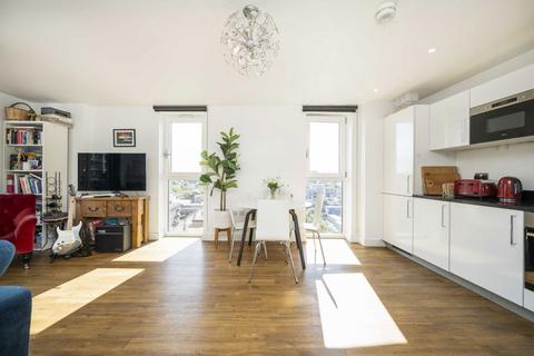 3 bedroom flat for sale, Roseberry Place, London E8