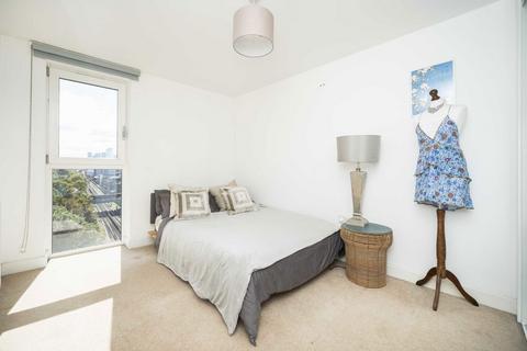 3 bedroom flat for sale, Roseberry Place, London E8