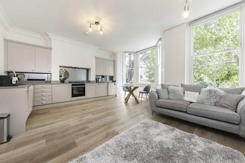 2 bedroom flat for sale, Weltje Road, London W6