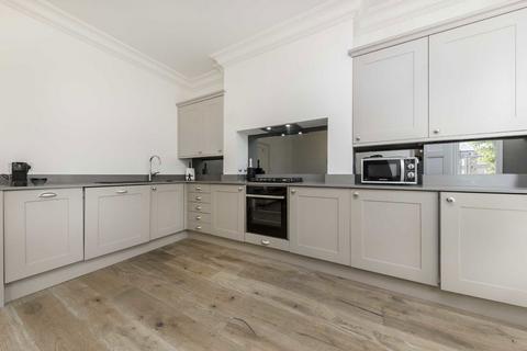 2 bedroom flat for sale, Weltje Road, London W6