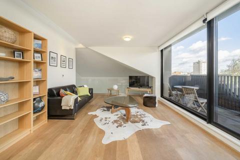 3 bedroom flat for sale, Great West Road, London W6