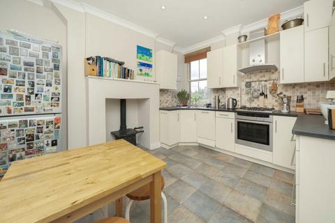 2 bedroom flat for sale, Hamlet Gardens, London W6