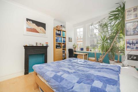 2 bedroom flat for sale, Hamlet Gardens, London W6