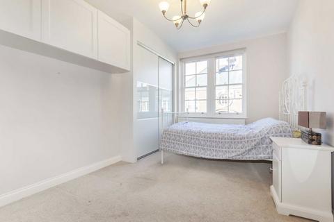 2 bedroom flat to rent, Peabody Estate, London W6