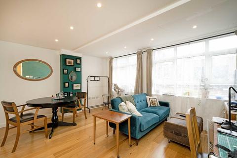 2 bedroom flat for sale, Down Place, London W6