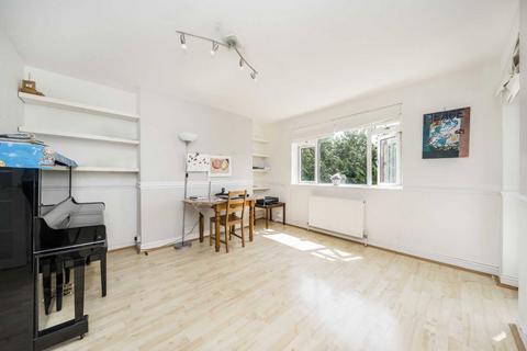 2 bedroom flat to rent, Verdun Road, London SW13