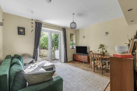 2 bedroom flat for sale, Hammersmith Grove, London W6